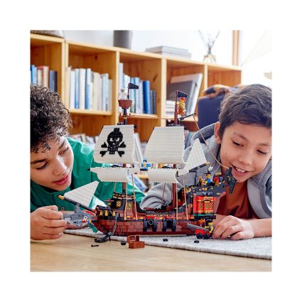 LEGO 31109  SJØRØVERSKUTE