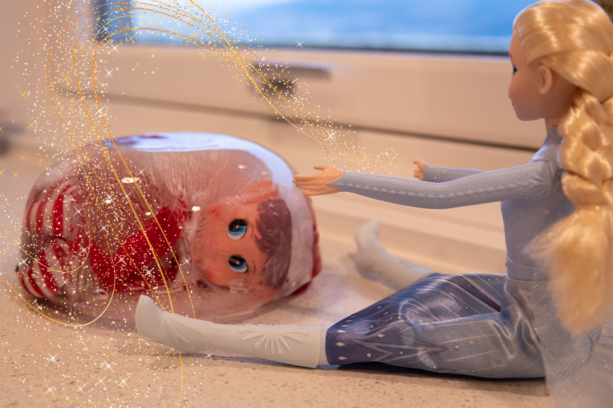 Elsa har frys Rampenissen til en isklump med sine magiske krefter