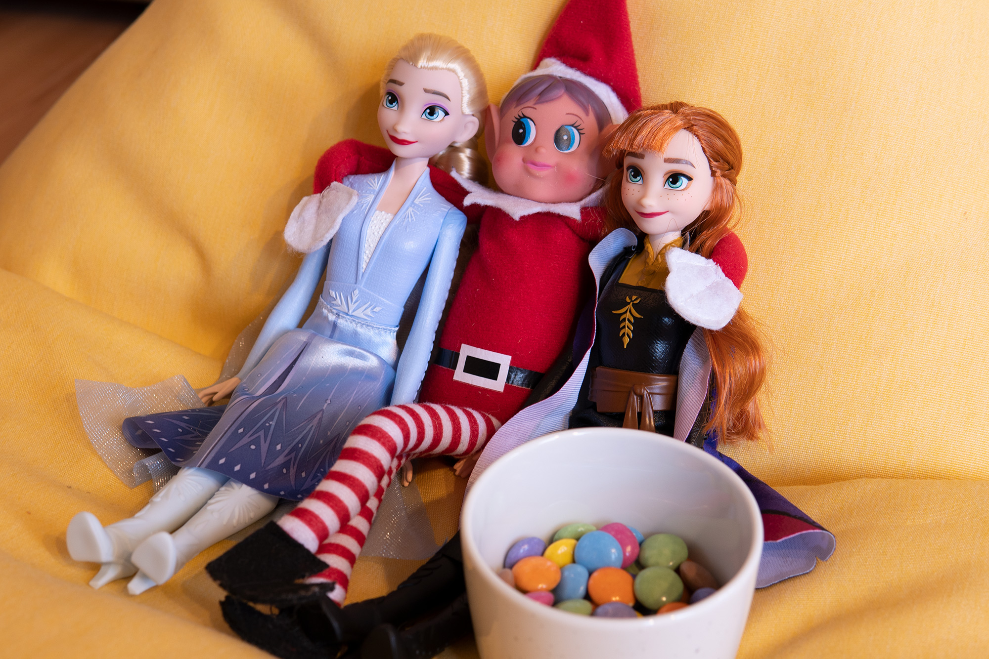 Rampenissen har filmkveld med Anna og Elsa