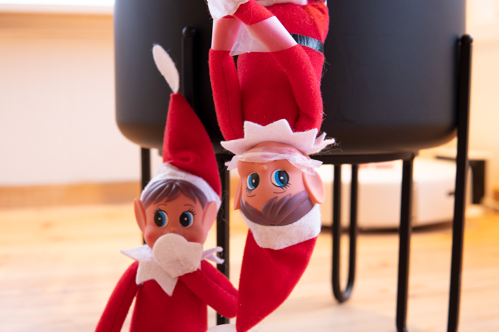 Den ene rampenissen har teipet fast den andre